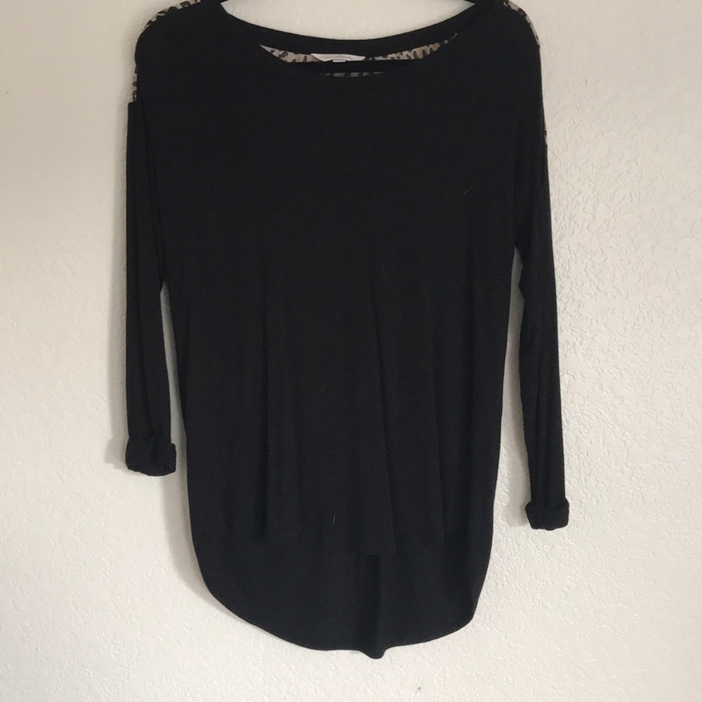 Long sleeve, Leapord back